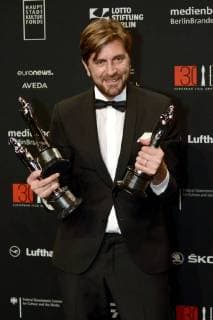 Ruben Östlund receives the Best European Direction Award for best European comedy and the best European film The Square at the 30th European Film Awards 2017 at the Haus der Berliner Festspiele Berlin 09 12 2017 Foto:xC.xNiehausx xFuturexImage