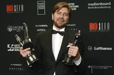 Ruben Östlund receives the Best European Direction Award for best European comedy and the best European film The Square at the 30th European Film Awards 2017 at the Haus der Berliner Festspiele Berlin 09 12 2017 Foto:xC.xNiehausx xFuturexImage