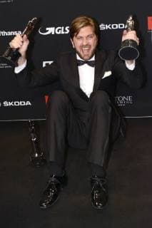 Ruben Östlund receives the Best European Direction Award for best European comedy and the best European film The Square at the 30th European Film Awards 2017 at the Haus der Berliner Festspiele Berlin 09 12 2017 Foto:xC.xNiehausx xFuturexImage