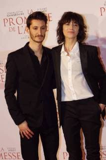 La Promesse de l Aube Premiere in Paris Pierre Niney - Charlotte Gainsbourg CELEBRITES : Avant Premiere la Promesse de l Aube - Paris - 12 12 2017 MichaelBaucher Panoramic 