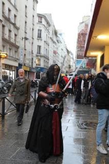 fans deguises en personnages de star wars NEWS: Avant premiere Star Wars Les derniers Jedi au Grand Rex - Paris - 13 12 2017 CleaCastel Panoramic 