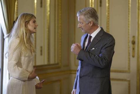 Emma Bale and King Philippe - Filip of Belgium pictured during the award ceremony of Belgodyssee at Royal Palace, Thursday 14 December 2017 in Brussels.  NICOLASxMAETERLINCK 05218696