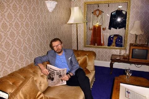. 13 12 2017. London, United Kingdom. Björn Ulvaeus with replica outfits worn by ABBA during at 1974 Eurovision win, in re-creation of The Napoleon Suite of the Brighton Grand Hotel. Immersive exhibition charting the music, lyrics, creative process and influence of iconic Swedish pop band, displaying objects from Stockholm s ABBA: The Museum and the group s private archives, at Southbank Centre, London.  xNilsxJorgensenx xi-Imagesx IIM-16587-0012