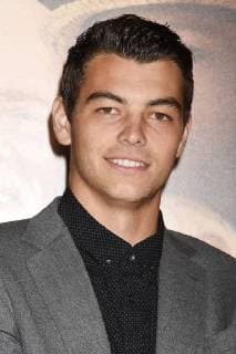 Taylor Fritz at the Father Figures Movie Premiere on 13 12 2017 in Los Angeles Father Figures Movie Premiere in Hollywood Los Angeles 2017