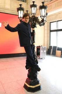 Hong Kong kungfu star Jackie Chan poses for photos with one of the six replicas during a ceremony to mark his donation of an antique street lamp and six replicas to the Shanghai History Museum in Shanghai, China, 17 December 2017. Jackie Chan on Sunday (17 December 2017) donated an antique street lamp and six replicas to the Shanghai History Museum. The 63-year-old film actor posed for pictures with one of the replicas during a ceremony at the museum at 325 Nanjing Road W. The original lamp is undergoing restoration, the museum said. Chan, a keen antiques collector outside his movie career, said he spotted a number of ornate street lamps on sale while filming in the United States many years ago. The Taiwan couple selling them said they were from Shanghai during the Republic of China (1912-1949) period. He bought 19 lamps from the coupl  pbu726482_21