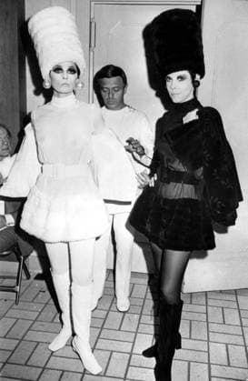 Rudi Gernreich (background) , designer of topless bathing suit fame , presents a modern-day Cossack look for his Autumn collection shown in New York . The models wear tall fur cossack hats and dresses designed in a transparent fabric to the hipline followed by a band of fur cropped at the top of the thigh . 12 June 1968, United States Copyright: Topfoto  !ACHTUNG AUFNAHMEDATUM GESCHÄTZT! UnitedArchives1310577