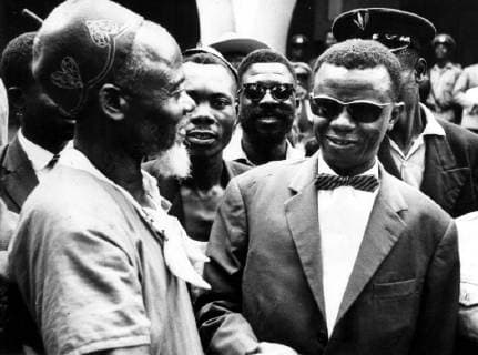 Congo s new Premier. Prime Minister of the new Congolese provisional Government, Joseph Ileo (right), surrounded by congratulating Congolese politicians and tribal chiefs after yesterday s round table conference in Leopoldville. This is the fourth government in the Congo in eight months. In a broadcast yesterday, Pres Kasavubu, who appointed Ileo as Premier, promised to appoint a vice president for the breakaway state of Katanga. 10 February 1961, Leopoldville Congo Copyright: Topfoto  !ACHTUNG AUFNAHMEDATUM GESCHÄTZT! UnitedArchives1326082