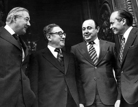 Four of the foreign ministers attending energy and economic meetings in Paris talking after breakfast at the French Foreign Ministry. From left to right: James Callaghan of Britain, Henry Kissinger of the United States, Hans-Dietrich Genscher of West Germany and their host, Jean Sauvagnargues of France. 29 May 1975, Paris France Copyright: Topfoto  !ACHTUNG AUFNAHMEDATUM GESCHÄTZT! UnitedArchives1327377