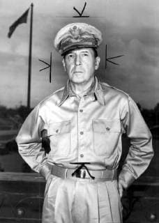 General Douglas MacArthur. 31 August 1945, Manila Philippines Copyright: Topfoto  !ACHTUNG AUFNAHMEDATUM GESCHÄTZT! UnitedArchives1328423