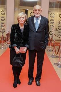 Hannover 19 12 2017 HCC awarding Leibniz ring on Hans Georg Näder Chief of the medical and prosthetic manufacturer Otto Bock from Duderstadt district of Göttingen Martin Kind with his wife Renate