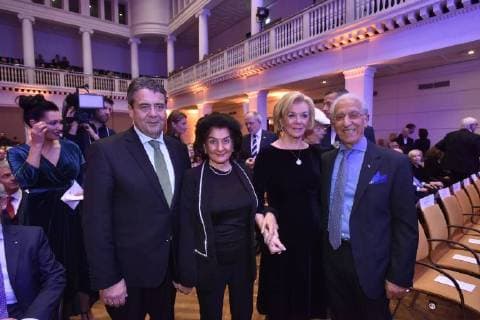 Leibniz-Ring-Verleihung in Hannover 19.12.17, Hannover , - Verleihung Leibnizring Kuppelsaal und Leibnizsaal Liz Mohn Sigmar Gabriel Ehepaar samii -