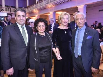 Leibniz-Ring-Verleihung in Hannover 19.12.17, Hannover , Â - Verleihung Leibnizring Kuppelsaal und Leibnizsaal Liz Mohn Sigmar Gabriel Ehepaar samii -