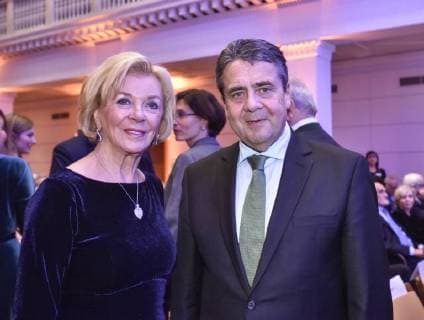 Leibniz-Ring-Verleihung in Hannover 19.12.17, Hannover , Â - Verleihung Leibnizring Kuppelsaal und Leibnizsaal Liz Mohn Sigmar Gabriel -