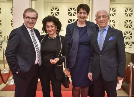 Leibniz-Ring-Verleihung in Hannover 19.12.17, Hannover , Â - Verleihung Leibnizring Kuppelsaal und Leibnizsaal Neurochirurg Professor Dr Madjid Samii und seine Frau Mallika Ministerin Birgit Hone , Jan Hofer -