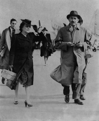 Zionist Leader Here. Dr. Chaim Weizmann, the Zionist leader arrived at London Airport from Palestine this evening. It is expected that Dr. Weizmann will have consultationd with the Prime Minister and with the Colonial Secretary, Mr. George Hall, during his London visit. Photo shows: Dr. Weizmann and his wife walk from the aircraft which brought them to London Airport this evening. London, England. 18 July 1946., London England United Kingdom Copyright: Topfoto  !ACHTUNG AUFNAHMEDATUM GESCHÄTZT! UnitedArchives1344172