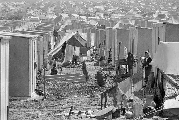 Amman, Jordan ; A general view of a Palestinian Refugee Camp outside Amman , Jordan. The camp consists of 1,000 tents and shacks. From these camps come the young Ashbal Guards ( junior Fatah commandos ), aged between 8 and 16 years , who are supplied with machine guns and live ammo, and who make raids against Israel. Meanwhile thousands of refugees ( Palestanian ) continue to pour into Amman and Israeli planes continue to raid Jordanian towns close to the capital , in the hopes of hitting the commando bases . 31 March 1969, Jordan Copyright: Topfoto  !ACHTUNG AUFNAHMEDATUM GESCHÄTZT! UnitedArchives1355054