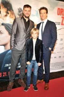 Jan Zabeil Director Arian Montgomery Alexander Fehling arriving for the premiere three peaks in Kino international in Berlin on 20 12 2017