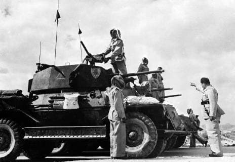 Arab Legion on police duty in palestine . At the recent Amman conference Arab Leaders declared war on Zionism and said that Arab forces would occupy Palestine but the news of the Jerusalem ceasefire brings a gleam of hope that a truce may yet be obtained . Photo shows: Troops of the Arab Legion doing police duty Somewhere in Palestine 8 May 1948, Israel Copyright: Topfoto  !ACHTUNG AUFNAHMEDATUM GESCHÄTZT! UnitedArchives1379545