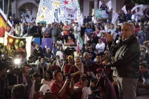 Bilder des Tages December 22, 2017 - EUM20171222POL20.JPG.TEPEJI DEL RÃO, Hgo. PoliticsPolitica-Morena.- El precandidato a la Presidencia de Mexico por Morena, Andres Manuel Lopez Obrador, en acto proselitista con simpatizante de este municipio, 22 de diciembre de 2017. Foto: Agencia EL UNIVERSALLuis CortesJMA.  - ZUMAu78_ 20171222_zaf_u78_075 Copyright: xElxUniversalx