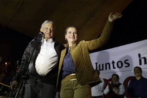 December 22, 2017 - EUM20171222POL19.JPG.TEPEJI DEL RÃO, Hgo. PoliticsPolitica-Morena.- El precandidato a la Presidencia de Mexico por Morena, Andres Manuel Lopez Obrador, y su esposa, Beatriz Gutierrez Müller, en acto proselitista con simpatizante de este municipio, 22 de diciembre de 2017. Foto: Agencia EL UNIVERSALLuis CortesJMA.  - ZUMAu78_ 20171222_zaf_u78_076 Copyright: xElxUniversalx