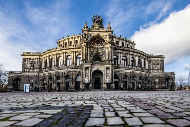 The Semper Opera House in Dresden Dresden topic icon images 14 12 17 Lübeck Schleswig-Holstein Germany Copyright: xAgentur54Gradx xChristianxSchaffrathx