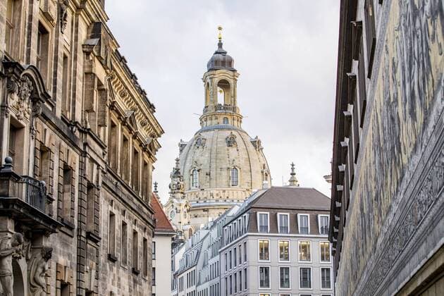 The dome of the Frauenkirche in Dresden Dresden topic icon images 15 12 17 Lübeck Schleswig-Holstein Germany Copyright: xAgentur54Gradx xChristianxSchaffrathx