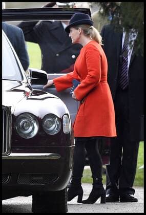 . 24 12 2017. Sandringham, United Kingdom. The Queen attends Church. Sophie, Countess of Wessex join s HM Queen Elizabeth II at the Christmas Eve Church Service at St. Mary Magdalene Church, Sandringham, Norfolk.  xAndrewxParsonsx xi-Imagesx IIM-16657-0015