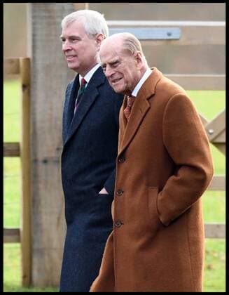 . 24 12 2017. Sandringham, United Kingdom. The Queen attends Church. Prince Andrew with his father the Duke of Edinburgh join HM Queen Elizabeth II at the Christmas Eve Church Service at St. Mary Magdalene Church, Sandringham, Norfolk.  xAndrewxParsonsx xi-Imagesx IIM-16657-0032