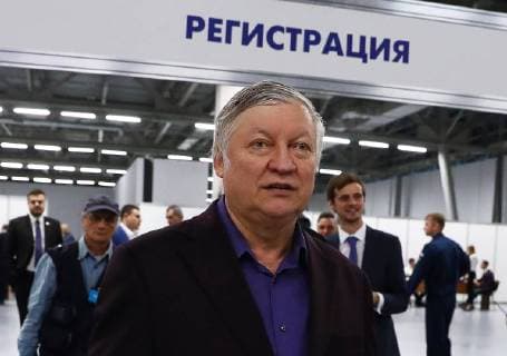 MOSCOW, RUSSIA - DECEMBER 26, 2017: Russian State Duma member, chess grandmaster Anatoly Karpov seen ahead of a meeting of an initiative group to nominate Vladimir Putin for presidency in the 2018 election. Stanislav Krasilnikov TASS  TS06EBA1
