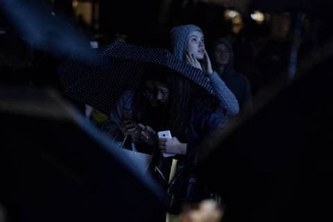 December 28, 2017 - Athens, Greece - Spectators seen watching the Christmas concert of Big Band of Greek Army on Syntagma Square. Athens Greece - ZUMAs197 20171228_zaa_s197_012 Copyright: xGiorgosxZachosx