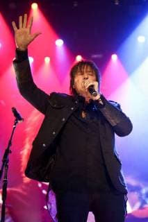 USA: 2017 Wall Street Rocks NEW YORK, NY - NOVEMBER 29: Musician Richie Sambora performs at America Salutes You and Wall Street Rocks Presents Guitar Legends For Heroes at Terminal 5 on November 29, 2017 in New York City. New York New York United States  DebbyxWong
