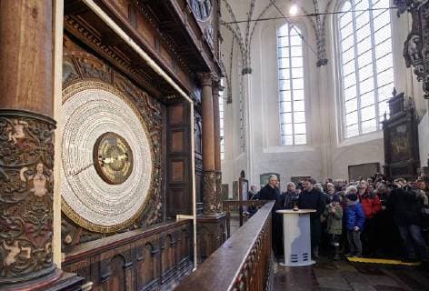 In the Rostock Church 1 is the new year s day 1 2018 unveiled the new calendar of the historical astronomical clock and set in motion the clock got valid for only for the fifth time in their 546-year history a new calendar the new disc to up to 2150 be the old calendar was since the 1 January 1885 in operation and had to be renewe Copyright: ThomasxHäntzschelx xnordlicht