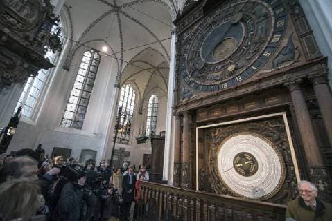 Revelation and commissioning of the new Calendarium of the astronomical clock in the Marienkirche in Rostock the ancient calendar of the clock was from the year 1885 in operation and had to be replaced after 48Ö577ÖTagen against a new calendar sheet the astronomical clock is regarded as the world s oldest surviving working their way was original 1472 commissioned and works until today exactly Rostock Copyright: FrankxHormannx xnordlicht