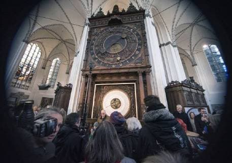 Revelation and commissioning of the new Calendarium of the astronomical clock in the Marienkirche in Rostock with Prof Manfred Schukowsk the ancient calendar of the clock was from the year 1885 in operation and had to be replaced after 48Ö577ÖTagen against a new calendar disc that Astronomical clock classed as the world s oldest original working their way in 1472 was in operation Copyright: FrankxHormannx xnordlicht