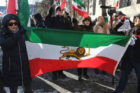 January 6, 2018 - Toronto, Ontario, Canada - Hundreds of Canadians take part in a protest against the Islamic Republic of Iran in Toronto, Ontario, Canada, on January 06, 2018. Protestors showed their solidarity with anti-government demonstrators in Iran and their support of a national uprising of the Iranian people. Protesters called for a regime change for social justice and freedom and democracy in Iran. There was a also a call that power in Iran be returned to Reza Pahlavi, the former Crown Prince of Iran and the last heir apparent to the defunct throne of the Imperial State of Iran and the current head of the exiled House of Pahlavi. Toronto Canada  - ZUMAn230 20180106_zaa_n230_1119 Copyright: xCreativexTouchxImagingxLtdx