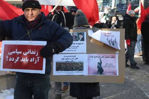 January 6, 2018 - Toronto, Ontario, Canada - Hundreds of Canadians take part in a protest against the Islamic Republic of Iran in Toronto, Ontario, Canada, on January 06, 2018. Protestors showed their solidarity with anti-government demonstrators in Iran and their support of a national uprising of the Iranian people. Protesters called for a regime change for social justice and freedom and democracy in Iran. There was a also a call that power in Iran be returned to Reza Pahlavi, the former Crown Prince of Iran and the last heir apparent to the defunct throne of the Imperial State of Iran and the current head of the exiled House of Pahlavi. Toronto Canada  - ZUMAn230 20180106_zaa_n230_1141 Copyright: xCreativexTouchxImagingxLtdx
