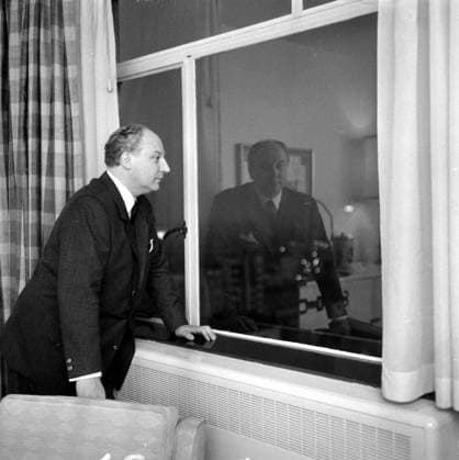 WALTER SCHEEL AT HOTEL IN LONDON ; 13 FEBRUARY 1963, Copyright: Topfoto  UnitedArchivesIPU451219