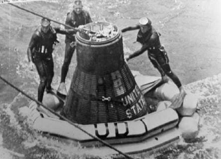 MERCURY FAITH 7 CAPSULE WITH GORDON COOPER IN THE PACIFIC ; 18 MAY 1963, Copyright: Topfoto  UnitedArchivesIPU456856