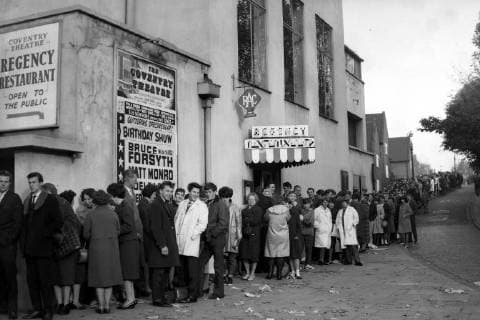 FANS OF THE BEATLES QUEUE FOR TICKETS IN COVENTRY ; 14 OCTOBER 1963, Copyright: Topfoto  UnitedArchivesIPU464933