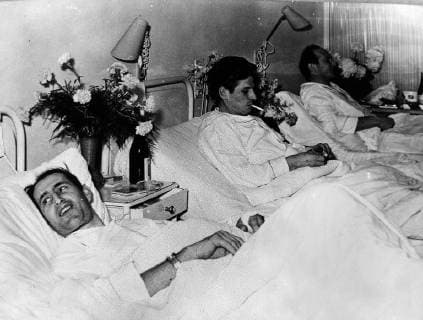 RESCUED MINERS FROM A IRON ORE MINE DISASTER IN HOSPITAL IN LENGEDE, GERMANY ; 8 NOVEMBER 1963, Copyright: Topfoto  UnitedArchivesIPU466498
