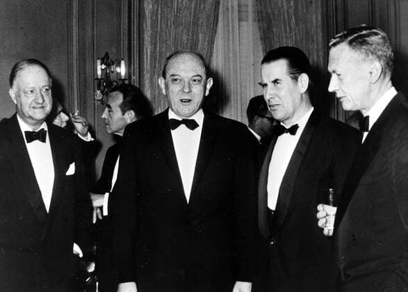 BRITISH MINISTER FOREIGN SECRETARY RICHARD AUSTEN BUTLER, US SECRETARY OF STATE DEAN RUSK, WEST GERMAN FOREIGN MINISTER GERHARD SCHROEDER AND FRENCH FOREIGN MINISTER COUVE DE MURVILLE IN PARIS ; 17 DECEMBER 1963, Copyright: Topfoto  UnitedArchivesIPU468618