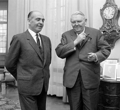 WEST GERMAN CHANCELLOR LUDWIG ERHARD WITH SPANISH TRADE UNION MINISTER SOLIS RUIZ IN BONN ; 12 NOVEMBER 1964, Copyright: Topfoto  UnitedArchivesIPU488295