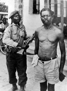 REBEL SIMBA WITH WHITE MERCENARY IN STANLEYVILLE, CONGO ; 28 NOVEMBER 1964, STANLEYVIL Copyright: Topfoto  UnitedArchivesIPU489224