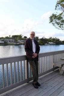 FORT LAUDERDALE, FL - JANUARY 11: Television icon James Cromwell receives PETA s annual Hero to Animals Award at a special dinner honoring him at South Florida s Sublime Restaurant & Bar on January 11, 2018 in Fort Lauderdale, Florida Copyright: xHoo-Me.com xMediaPunchx