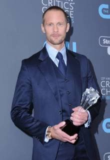 23ème cérémonie des Critics Choice Awards. Salle de presse. 11 January 2018 - Santa Monica, California - Aleaxnder Skarsgard. 23rd Annual Critics Choice Awards held at Barker Hangar. Photo Credit: Birdie Thompson AdMedia 223412 2018-01-11 CA Santa Monica Etats-Unis Skarsgard, Alexander  Copyright: xBirdiexThompson AdMediax STAR_223412_022