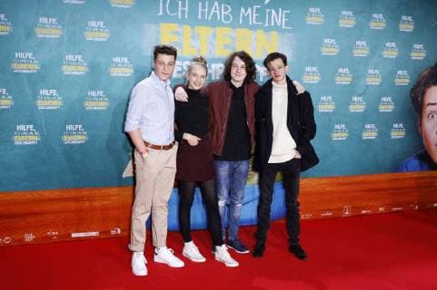 Oskar Keymer Lina Hüesker Maximilian Ehrenreich and Eloi Christ at the premiere of the movie help I have shrunk my parents at the Cinedom Cologne 14 01 2018 Foto:xC.xHardtx xFuturexImage