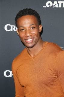 Arlen Escarpeta at the Photocall for the series of the oath the oath on 14 01 2018 in Pasadena Crackle s oath of the TV series Photocall in Ottawa at Los Angeles 2018