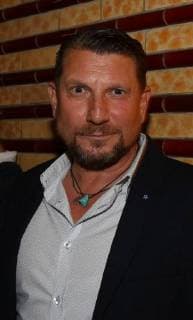 Premiere alone Vienna Rabenhof 17 01 2018 AKAMO Fifi PAL