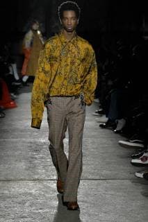 (180119) -- PARIS, Jan. 19, 2018 -- A model presents a creation of Dries Van Noten during the men s fashion week for 2018-19 autumn winter men s collection in Paris, France on Jan. 18, 2017. ) (psw) FRANCE-PARIS-MEN S FASHION WEEK-DRIES VAN NOTEN PieroxBiasion 