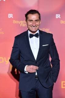 Tim Sam actor frame cut to single subject half figure half figure Bavarian film awards 2018 red carpet red carpet on the 19 01 2018 in the Prince Regent Theatre in Munich